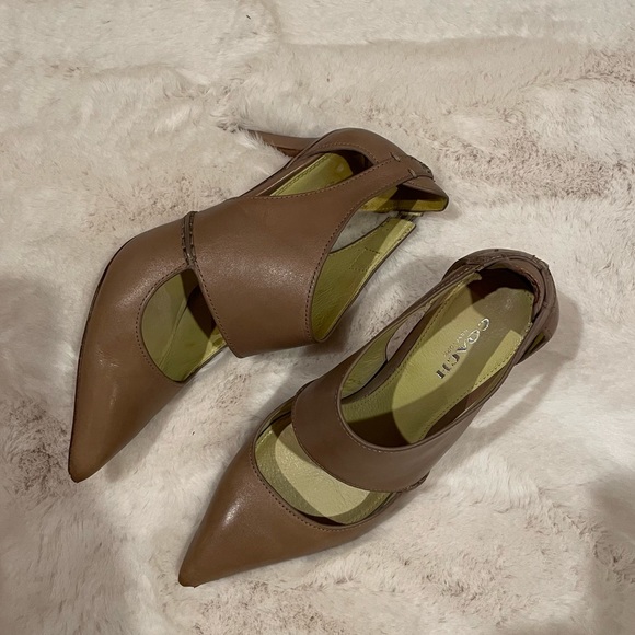 Coach Vanda Heels - Picture 3 of 8